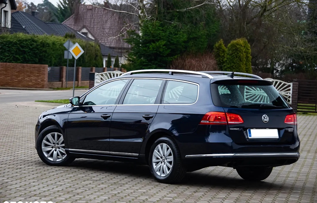 Volkswagen Passat cena 37900 przebieg: 249000, rok produkcji 2014 z Legnica małe 781